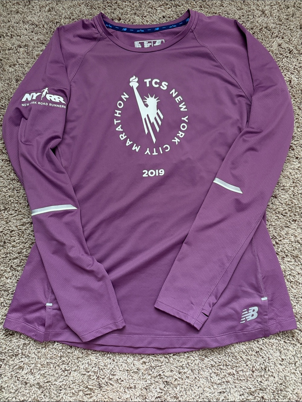 New Balance NYC Marathon long sleeve top size women’s Medium